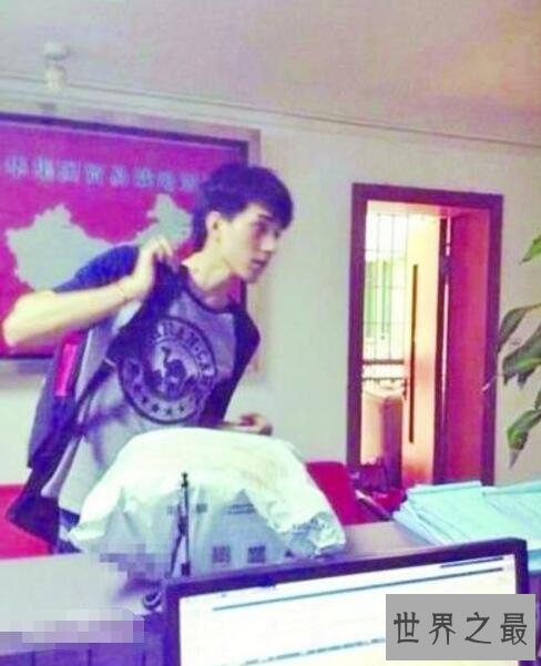 最帅快递小哥戴卓文,迷倒无数人被要求出道