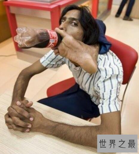 世界六大奇特橡胶人,美国蛇女可以将身体无限扭转