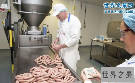 世界第一快手,肉店老板1分钟做62根香肠