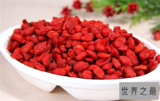 枸杞的作用与功效,喝枸杞酒能改善血气和明目