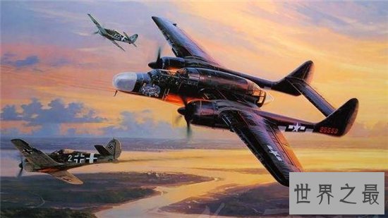 P-61堪称美国首架夜间作战机,可坐三人的重型战斗机