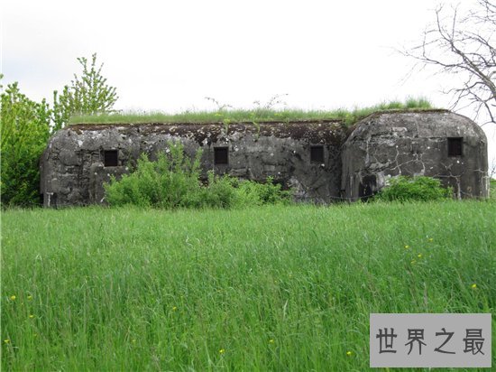 马奇诺防线受法国重视,也对人们造成一定的影响