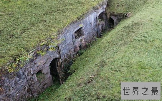马奇诺防线受法国重视,也对人们造成一定的影响