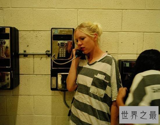刑讯女囚用特殊的道具,对身体心理造成一定折磨