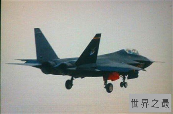 中国战斗机歼31,造价便宜实力紧追美国F35