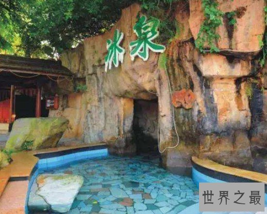 世界上最冷的温泉,日本毒泽温泉只有2℃最适合夏天泡