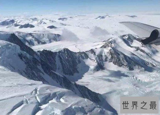 史上最大冰山崩离,面积高达6000平方公里