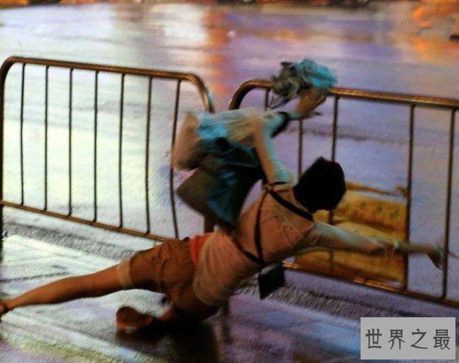 史上最强台风21级,能在海面掀起20米巨浪