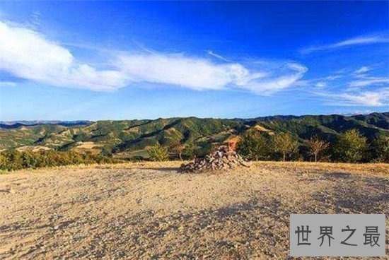 世界上最小的火山,围在旁边如同篝火晚会