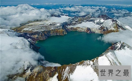 世界十大最美火山口湖泊,美丽的背后暗藏杀机