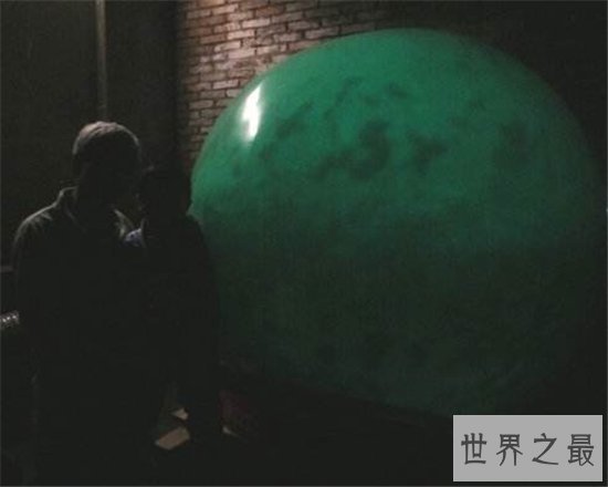 世界上最大的夜明珠,直径高达160cm!