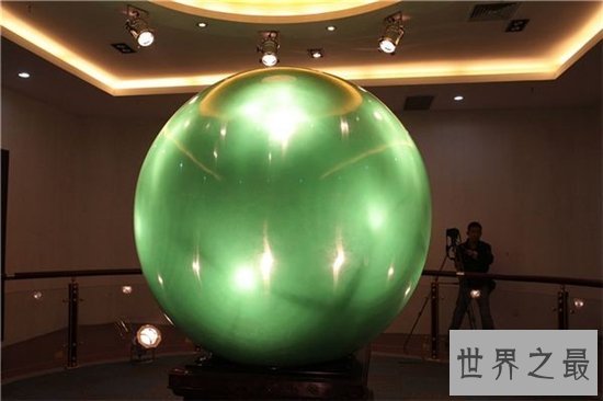 世界上最大的夜明珠,直径高达160cm!