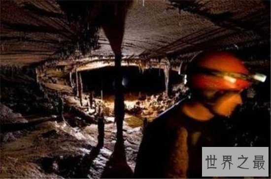 世界上最深的洞穴,两千米深的洞穴深不见底