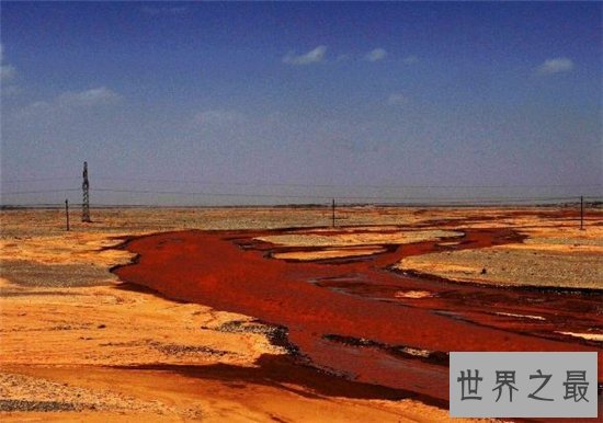 柴达木盆地海拔2600-3000,具有丰富资源是聚宝盆