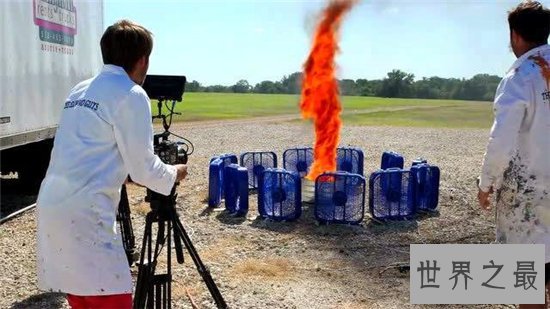 火焰龙卷风持续时间几分钟，威力却无比巨大