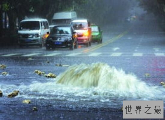特大暴雨的发生总是无情的 还冲出了东晋时期的陵墓！