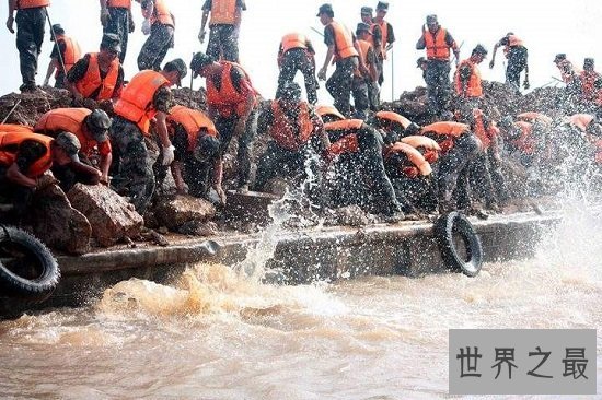 百年难遇的98年洪水 全国沦陷只因“豆腐渣工程”?