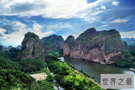 最经典中国四大名山,看那飞流直下的浩瀚江山