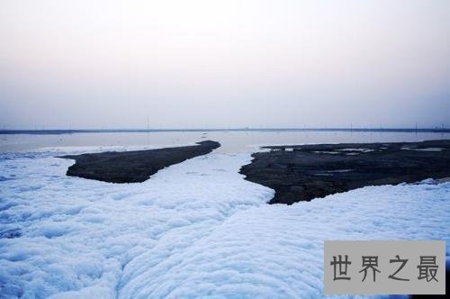中国最大的盐湖,青海察尔汗盐湖够60亿人吃1000年