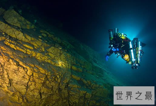 世界上最深的湖泊，贝加尔湖(1637米)