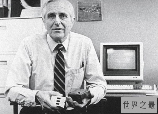 计算机诞生50年来最重大的事件之一,鼠标的发明