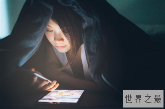 熬夜会胖吗?根据美国专家讨论,熬夜后的肥胖是由人的大脑操控