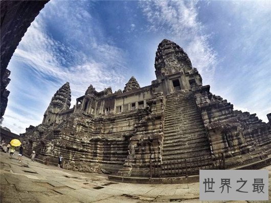 世界上最令人惊叹的十座寺庙,建造阿姆利则金庙花费了750公斤的黄金