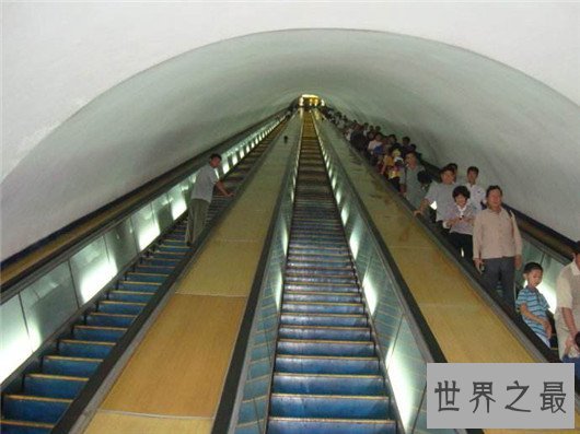 世界上最接近地面的地铁,离地面仅两米却扛住了大地震