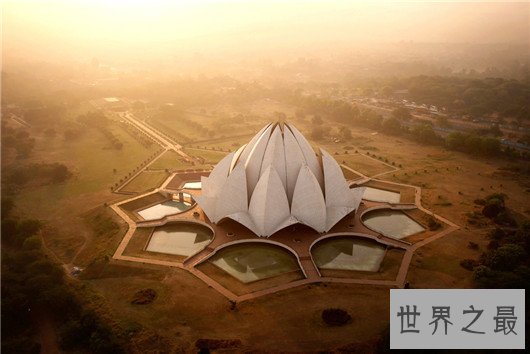 世界十大奇特建筑,仿照童话建筑却丑到极致
