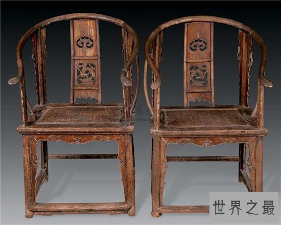 明清家具种类繁多,紫檀雕花架子床雕刻精细