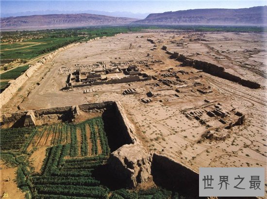 坎儿井堪称古代历史三大工程,如今已成为特色景区