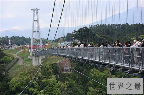 全球恐怖吊桥排行榜大盘点,恐怖系数爆棚胆小勿入!