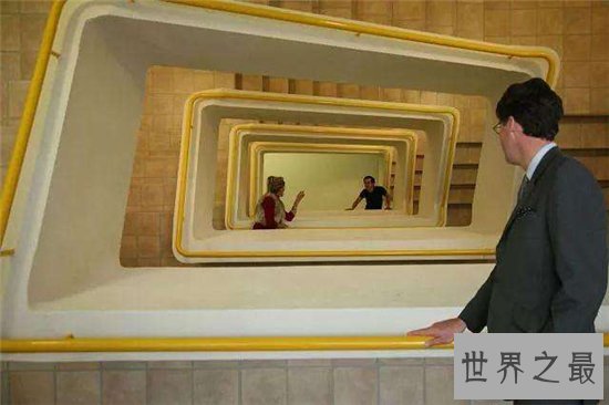 潘洛斯阶梯的存在需要条件,它暗示眼见不一定为实