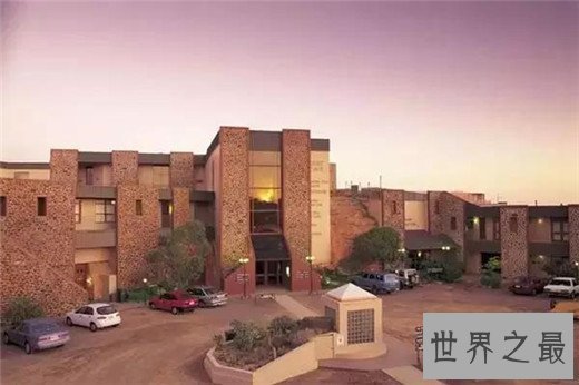 五家沙漠中的奢华酒店,撒在沙漠中的明珠