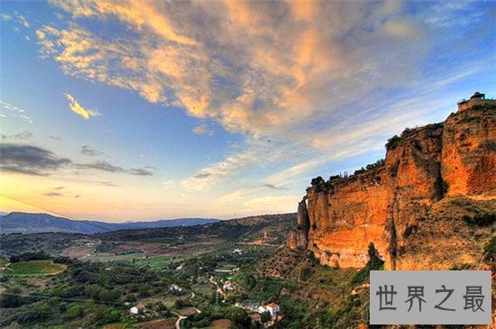 西班牙十大风情万种特色小镇,花的世界科尔多瓦欢迎您