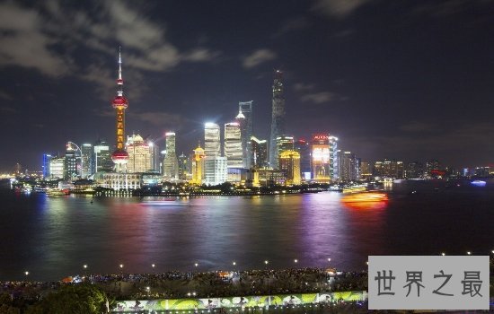 重庆最高楼环球金融中心高达339米,占地面积竟有如此之大!