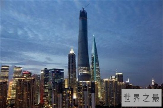 中国上海最高楼中心大厦传言580米?实际结构高度竟然632米!