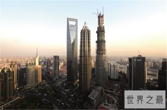 中国上海最高楼中心大厦传言580米?实际结构高度竟然632米!