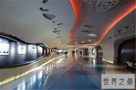 中国上海最高楼中心大厦传言580米?实际结构高度竟然632米!