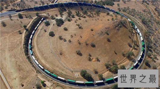 世界上最长的火车长达7353米,八个车头才能拉动