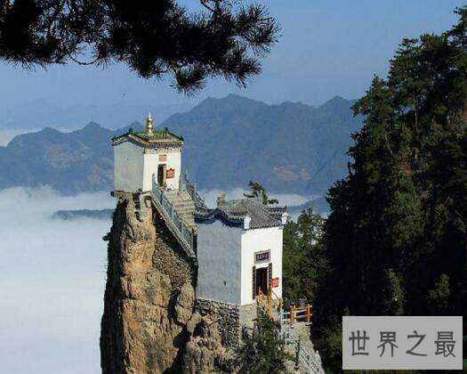 世界上最险要的房子,金顶观音殿(坐落于山尖上)