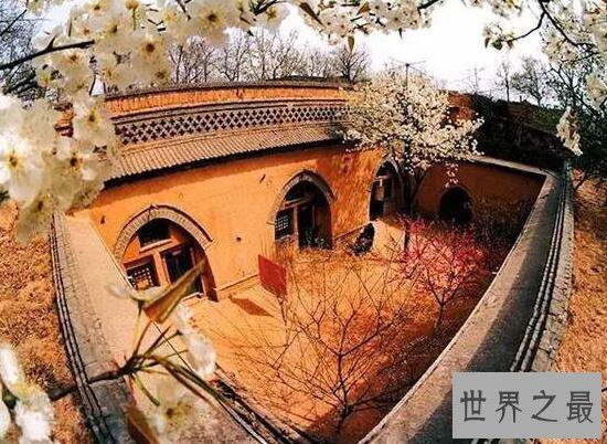 中国最神秘的村庄,建筑在地底的地坑村
