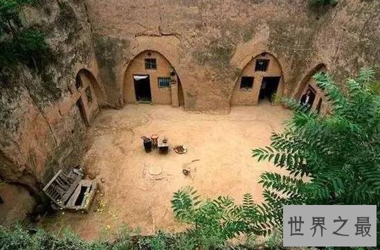 中国最神秘的村庄,建筑在地底的地坑村