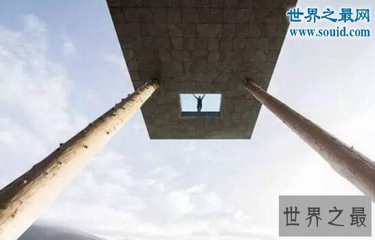 世界上最可怕的游泳池,意大利泳池(悬空近13米)