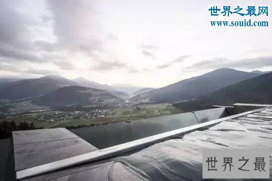 世界上最可怕的游泳池,意大利泳池(悬空近13米)