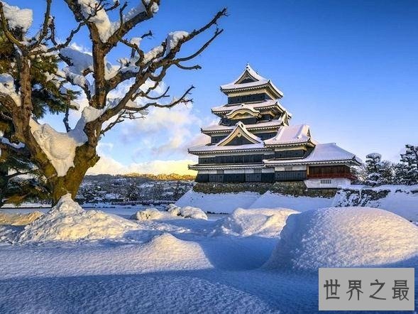 世界上最壮观的冰雪城堡,世间罕见的景致