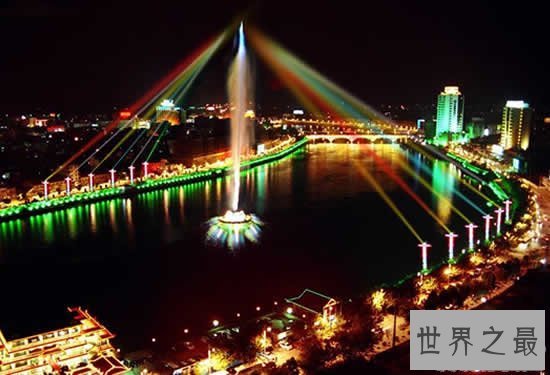 亚洲第一高喷泉,康巴什音乐喷泉(主喷高209米)