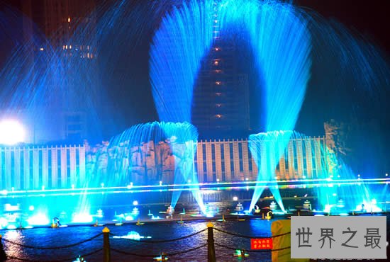 亚洲第一高喷泉,康巴什音乐喷泉(主喷高209米)