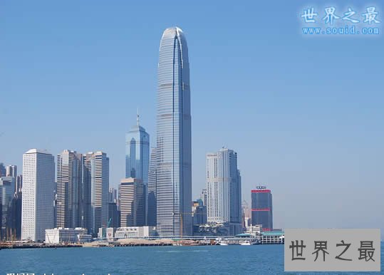 香港最高楼, 环球贸易广场(484米/108层)