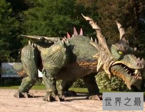 世界最大行走机器人,会喷火的十米大恐龙